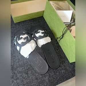 Gucci sandals worn once ONLY NO OFFERS FIRM ON PRICE